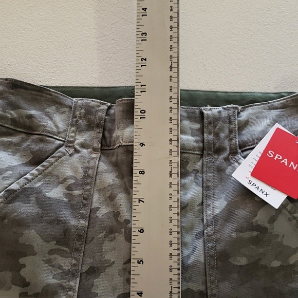 SPANX Stretch Twill Ankle Cargo Pant Stone Wash Camo Women's Size Medium - Picture 15 of 16